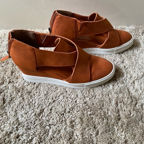 Rust color wedge sneaker Sz7 - Picture 2 of 4